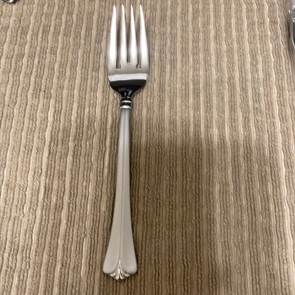 4 New Pfaltzgraff Satin Ellington Salad forks